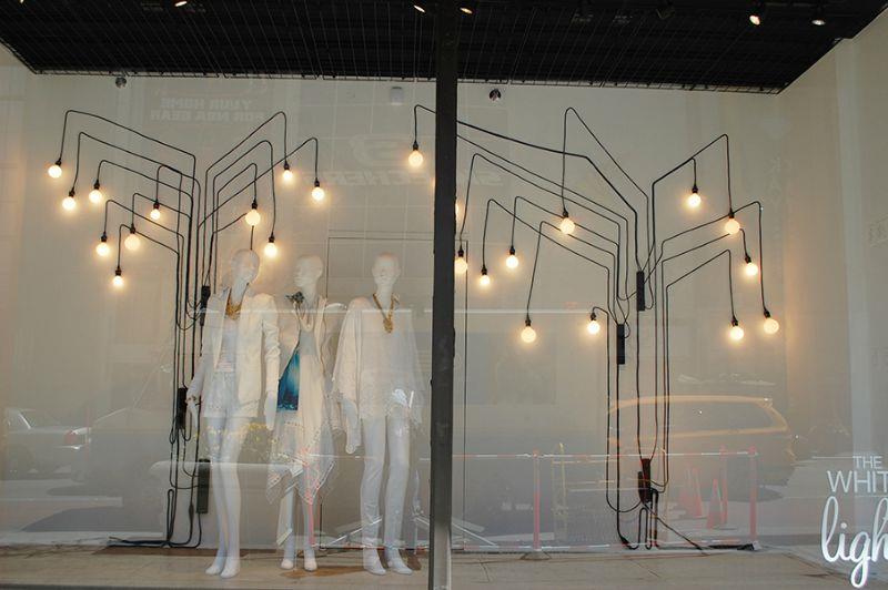 Window display using lighting