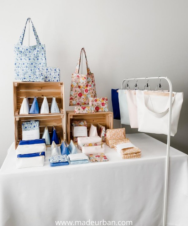 Bags displayed on a rollbar