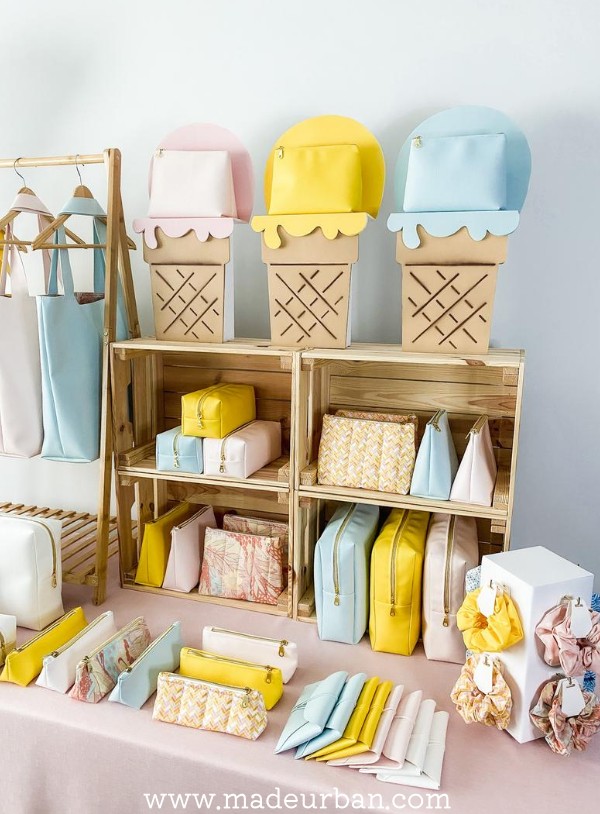3 ice cream props